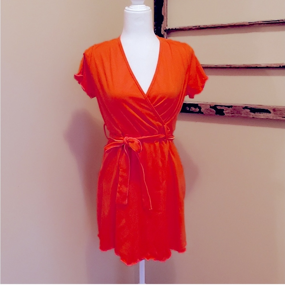 🧡 Flirty Wrap Dress